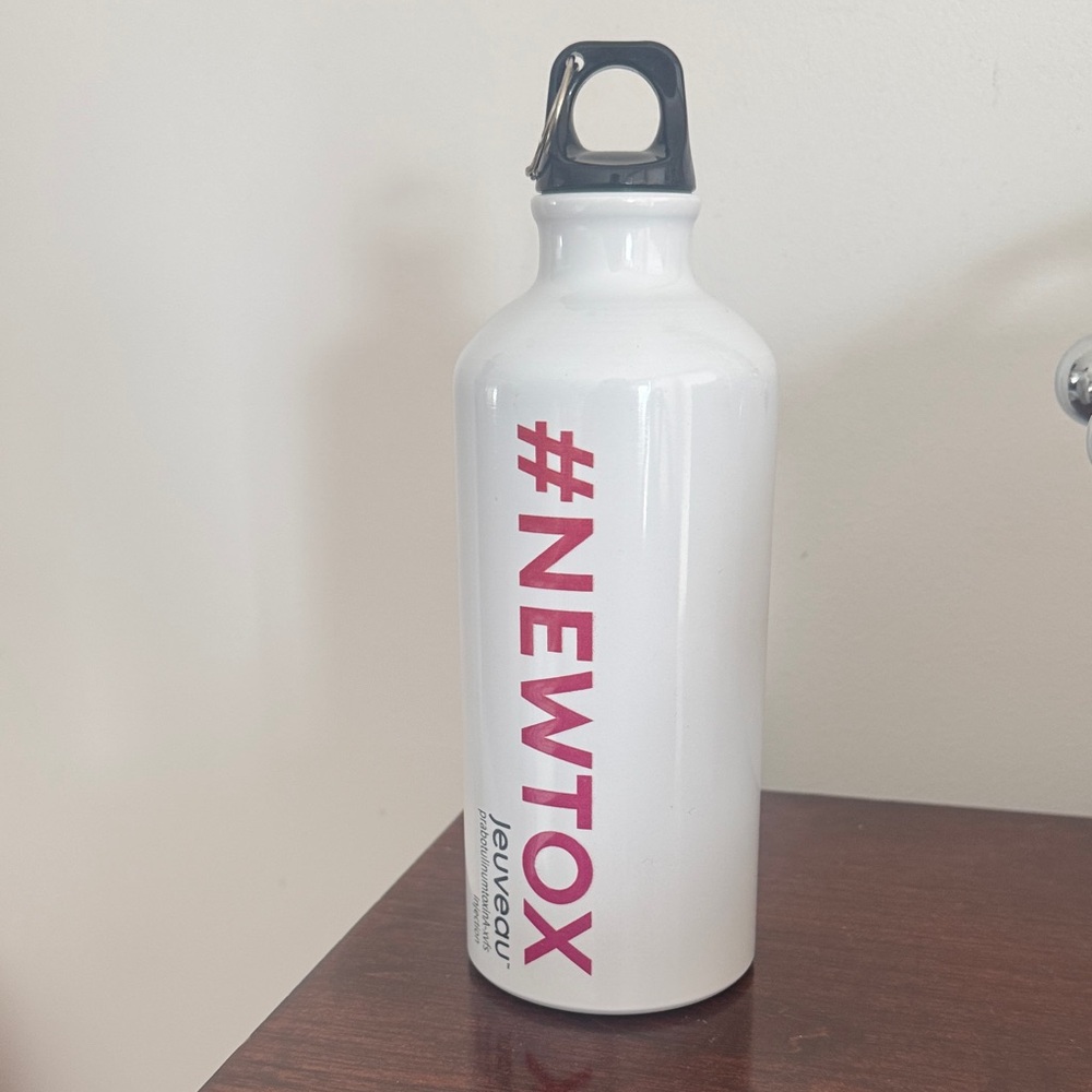 Newtox Jeuveau water bottle. NWOT. Never used.